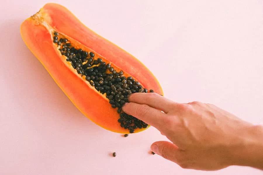 Czy palcówka to grzech? Moralna ocena masturbacji w religii