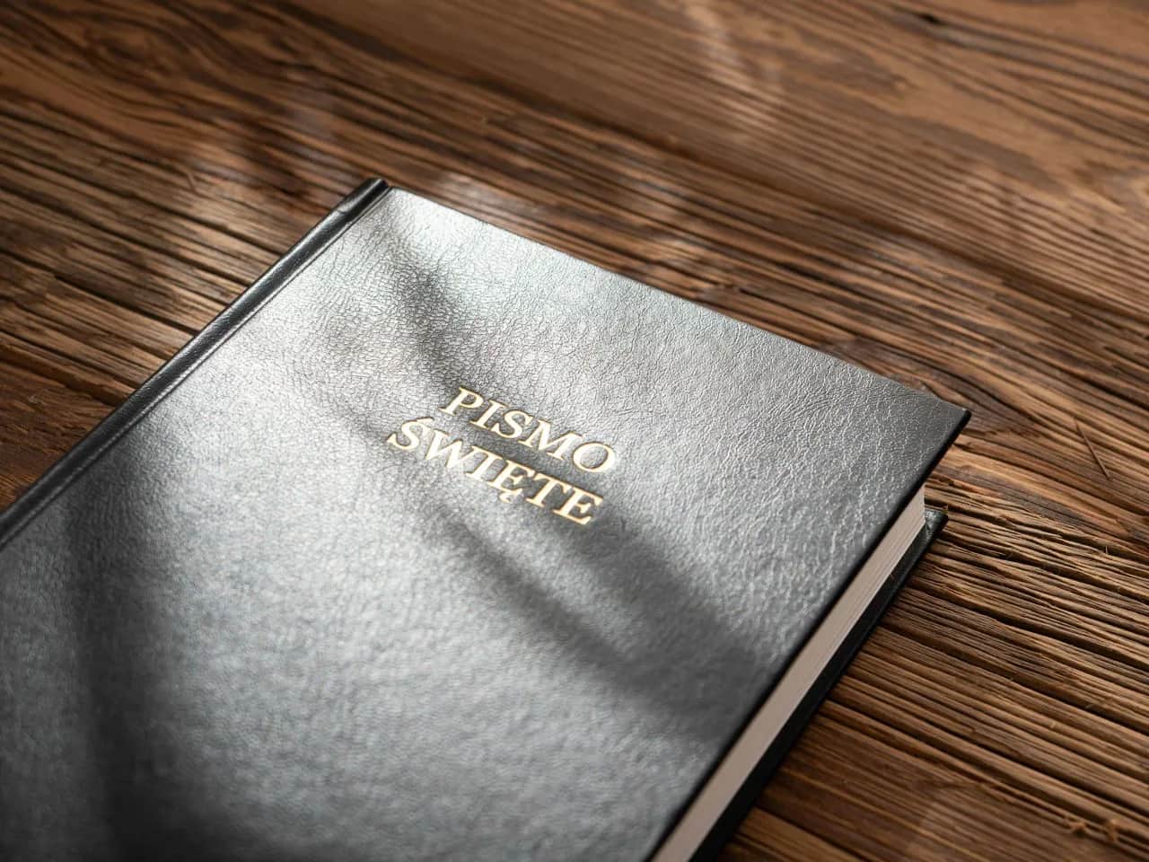 Jak wypisać się z kościoła - krok po kroku do apostazji bez problemów