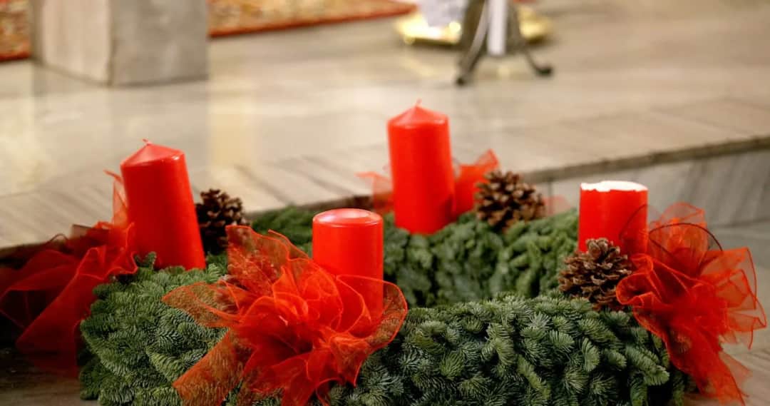 Jakie są symbole adwentu i ich znaczenie w tradycji chrześcijańskiej