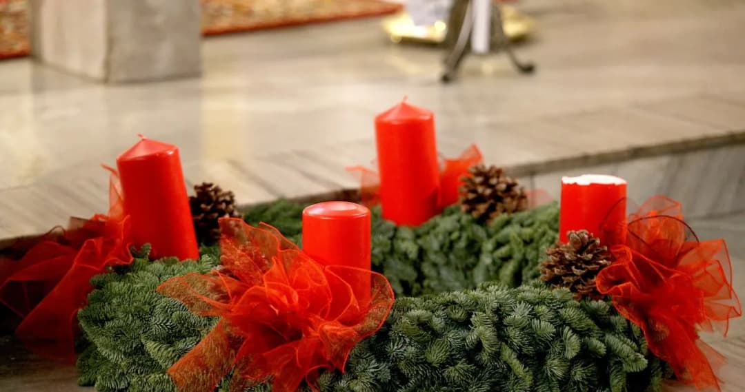 Jakie są symbole adwentu i ich znaczenie w tradycji chrześcijańskiej