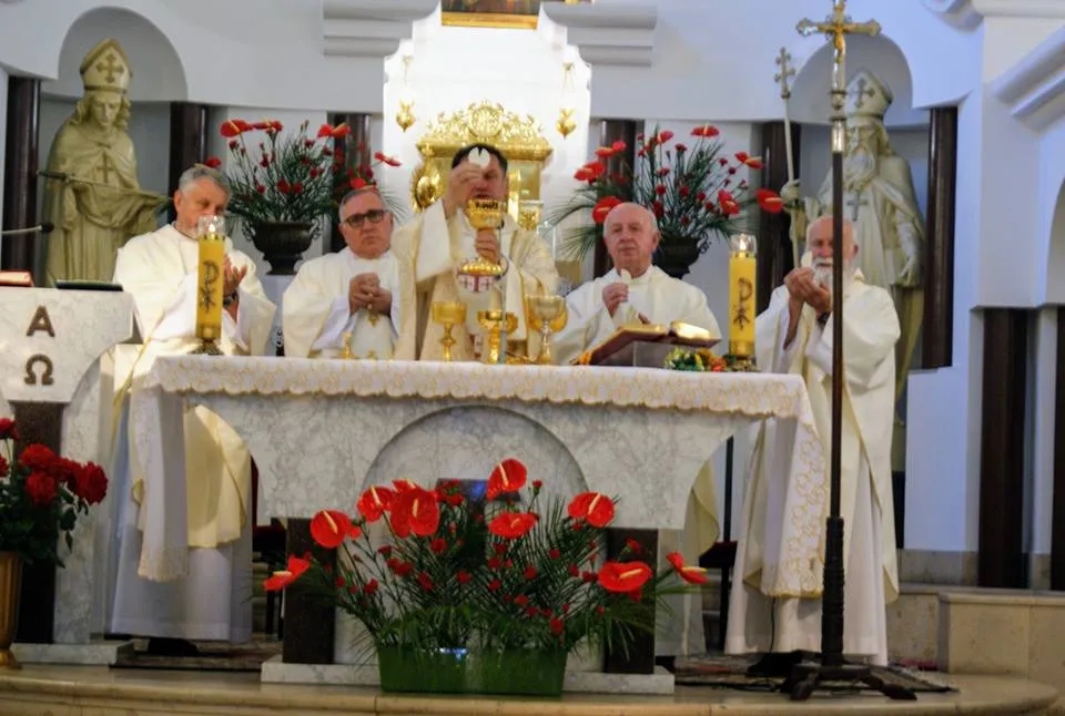 Dlaczego msza święta jest uobecnieniem ofiary krzyżowej? Wyjaśnienie