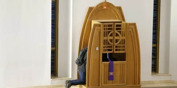 Czy penitenta obowiązuje tajemnica spowiedzi? Wyjaśniamy istotę tajemnicy